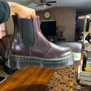 2976 smooth leather platform Chelsea boots